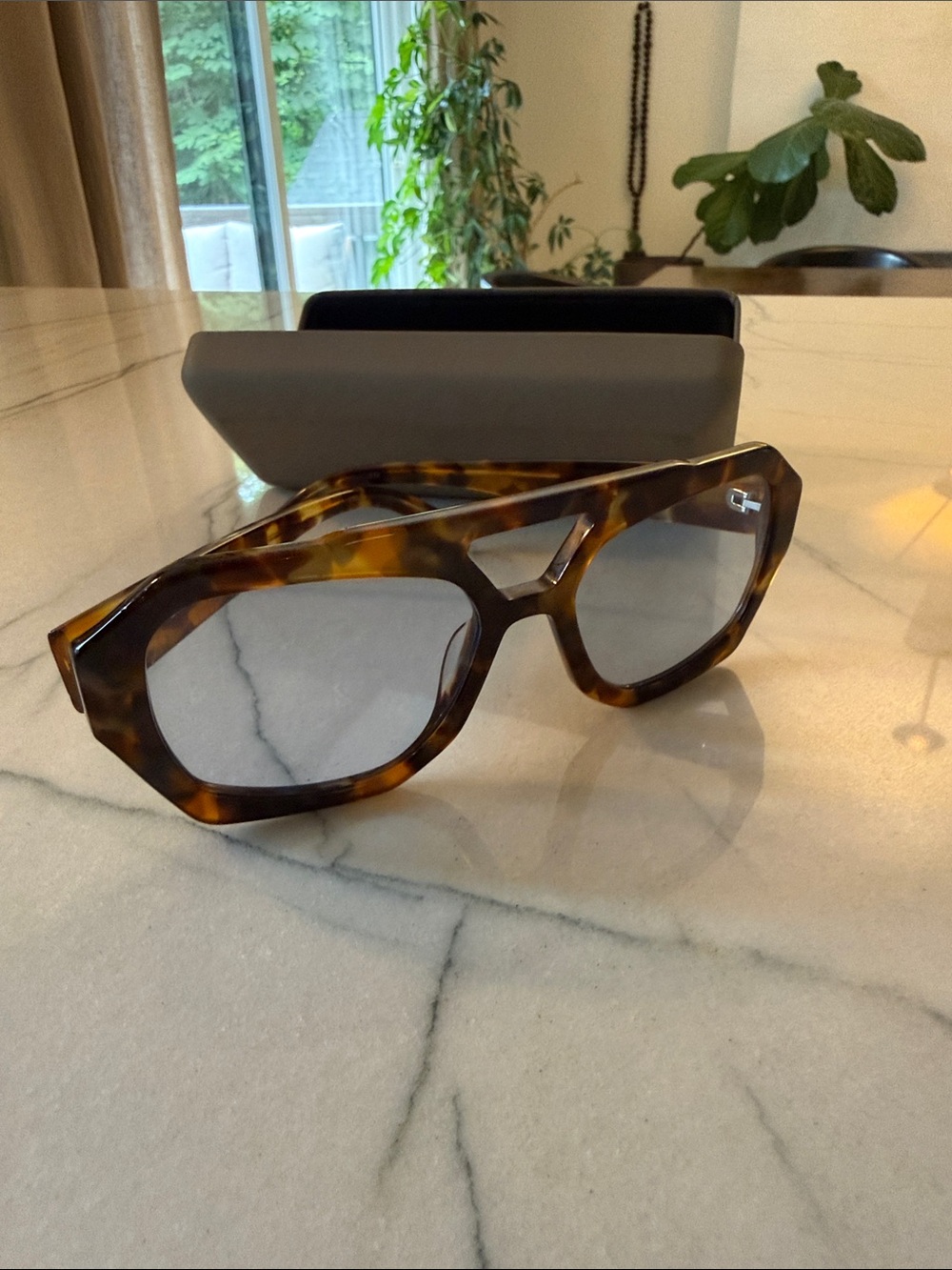VEHLA River Tortoiseshell Frame with Sky Blue Lenses - Picture 4 of 4